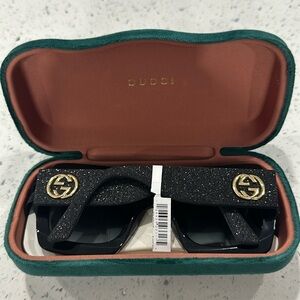 Gucci Glitter Sunglasses 😎